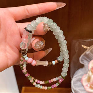 Bracelet rétro multi-rangs exquis inspiré de la nature forestière avec des accents de rubis et des perles de jade glacé originales - Product Image 1