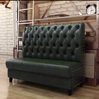 Ensemble personnalisé de table et chaises en cuir pour bar, avec banquette en cuir Lutin, idéal pour bar à cocktails, bar à repas ou bar de pub.