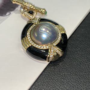 Ensemble de bijoux de luxe en coquillages et perles - Collier et boucles d'oreilles en perles d'eau douce de 8-9 mm - Product Image 3