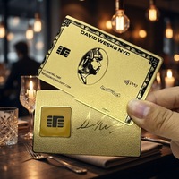 Cartes intelligentes métalliques personnalisables avec fente pour puce NFC brossée circulaire pour les programmes de fidélisation numériques des entreprises