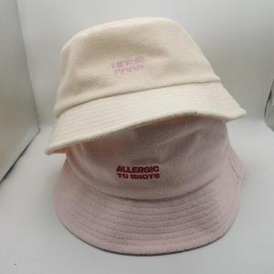 Sombrero de <span class=keywords><strong>pescador</strong></span> de felpa unisex con logotipo personalizado, color <span class=keywords><strong>rosa</strong></span> y beige, estilo de viaje informal, diseño de sombrero de <span class=keywords><strong>pescador</strong></span> con letras para mujer - Product Image 3