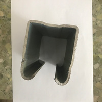 Suministro directo de fábrica Estructura de acero resistente Puerta corredera industrial 750 Rueda de riel colgante para construcción Cortado a pedido