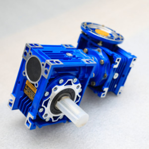Reductor de velocidad de alta eficiencia con engranaje helicoidal de aluminio NMRV50 63 75, relación 10-100, para equipos transportadores, nuevo original en stock - Product Image 6