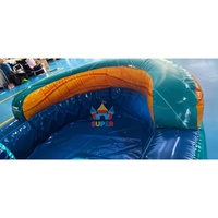 Toboggan aquatique gonflable sur le thème du Luau hawaïen avec palmiers, toboggan tropical commercial pour fête d'été