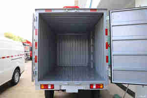 DFSK EC31 RHD Camión Ligero Eléctrico Euro 6 4x2 con Carrocería de Furgoneta, Cámara Trasera, Vehículo de Carga de Nueva Energía - Product Image 5