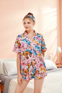 Nuovo Set <span class=keywords><strong>Pigiama</strong></span> Estivo da <span class=keywords><strong>Donna</strong></span> in 3 Pezzi 2021, Set <span class=keywords><strong>Pigiama</strong></span> Personalizzato con Pantaloncini, Pigiami in Raso e Seta - Product Image 6
