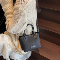 Sac de style panier de courses chic et tendance, grande capacité, couleur unie, fermeture éclair