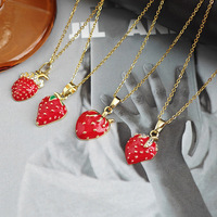 Collier minimaliste pour femme en acier inoxydable doré avec pendentif fraise rouge en émail et zircon, thème fruit mignon