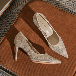 Chaussures de mariage élégantes pour femmes, talons aiguilles pointus en satin noir, en similicuir léger orné de strass, à lacets, pour l'hiver - Product Image 5