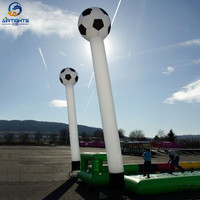 Danseur gonflable de football pour événements sportifs en plein air, avec ballon de football sur le dessus