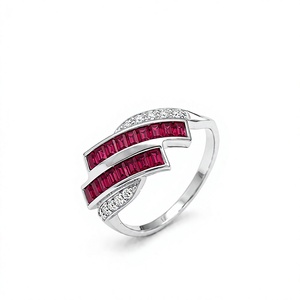 Anillo de Zafiro Azul Natural en Plata de Ley 925 con Baño de Rodio, Corte Baguette de Lujo con Engaste de Canal - Product Image 4