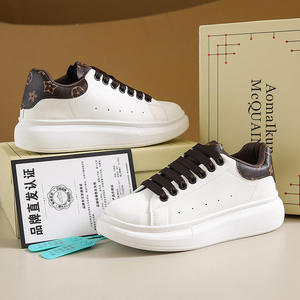 Sneakers Casual di Lusso di Alta Qualità, <span class=keywords><strong>Scarpe</strong></span> da Allenamento <span class=keywords><strong>con</strong></span> Funzione di Aumento Altezza, Chiusura a Bottone, Stile Walking - Product Image 2