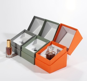 Caja de Cartón Corrugado Autoadhesiva y Autosellable Personalizada al por Mayor, Ecológica, para Envío de Cosméticos y Perfumes - Product Image 2