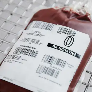 Rouleau géant d'étiquette d'emballage étanche en PP blanc mat pour le stockage du sang à ultra basse température
