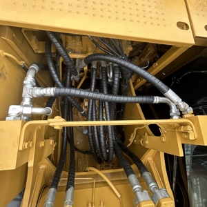 Excavatrice sur chenilles hydraulique Caterpillar 315D2GC d'occasion, 15 tonnes, moteur Cat, pour travaux de terrassement et construction urbaine - Product Image 4