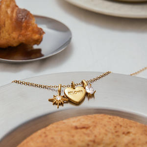 Collana con Ciondolo a Forma di Stella e Cuore in Acciaio Inossidabile Placcato Oro 18k con Zirconi Bianchi, Stile <span class=keywords><strong>Vintage</strong></span> con Catena a Maglie - Product Image 4