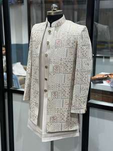 Sherwani long pour homme de qualité supérieure, costume indo-occidental 3 pièces, idéal pour les occasions de fête, disponible au prix d'usine. - Product Image 3