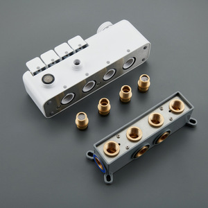 Sistema Doccia Moderno Weihao in Rame <span class=keywords><strong>Bianco</strong></span> con <span class=keywords><strong>Soffione</strong></span> Rotondo a Parete - Product Image 5