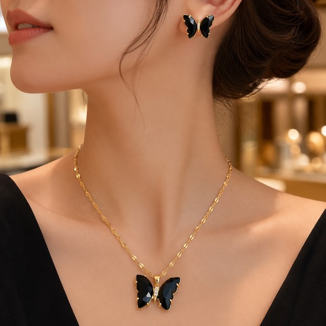 Ready to Ship Wholesale 316L Stainless Steel 18K Gold Plated Four-Leaf Flower Butterfly 2Pcs Jewelry Set Waterproof Hot Jewelry