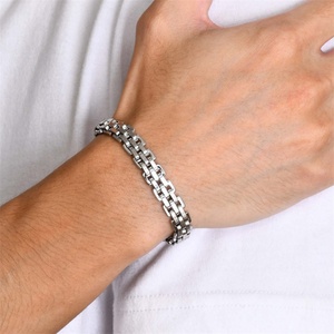Bracelet simple et élégant en acier inoxydable, chaîne à maillons argentée pour hommes - Product Image 3