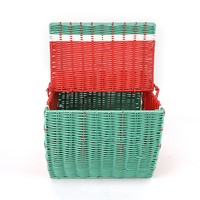 Fabricant de gros panier de pique-nique tissé à la main Rectangle pastèque PE rotin tissé coloré panier de rangement poignée pivotante couvercle