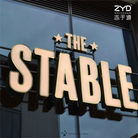 Lettres d'escalier en acrylique personnalisées avec éclairage LED sur les bords pour boutique, musée, galerie, signalétique décorative, douce