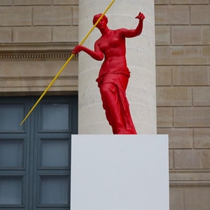 Sculpture sportive géométrique en fibre <span class=keywords><strong>de</strong></span> verre, résine et acier inoxydable, design professionnel personnalisé pour la décoration des stades - Product Image 5