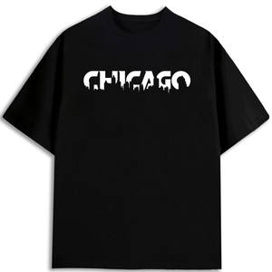 Camiseta Chicago City Skyline para Hombre, Negra, Cuello Redondo, Corte Regular, 180GSM, Hecha en EE. UU. - Product Image 1