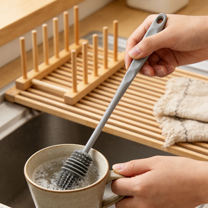 Cepillo de silicona para tazas con mango largo, cepillo de limpieza multifuncional para lavar tazas, manchas de té y vasos de agua; venta al por mayor - Product Image 1
