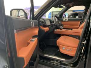 BYD Bao Tai 7 PHEV SUV 5-seater >700km Electric Range 4WD Blade Battery 150-200kW Motor <b>Fast</b>-<b>charging</b> 50-70kWh 190km/h - Product Image 6