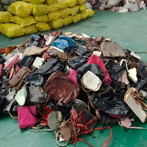 <span class=keywords><strong>Borse</strong></span> Usate All'Ingrosso, <span class=keywords><strong>Borse</strong></span> a Spalla, Abbigliamento Femminile Usato, Assortimento di <span class=keywords><strong>Borse</strong></span> da Donna - Product Image 5