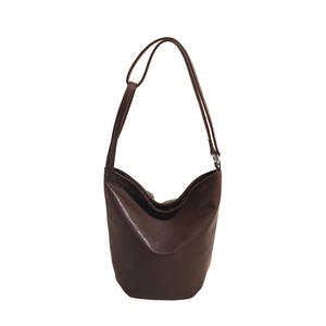 Sac seau rétro polyvalent Sac à bandoulière décontracté de grande capacité pour femmes pour le début de l'automne - Product Image 5