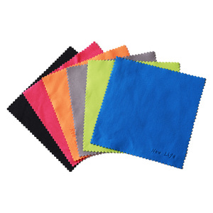 camosciata in <span class=keywords><strong>microfibra</strong></span> a Zigzag <span class=keywords><strong>con</strong></span> goffratura personalizzata <span class=keywords><strong>con</strong></span> panni per la pulizia degli occhiali <span class=keywords><strong>con</strong></span> Logo in rilievo - Product Image 6