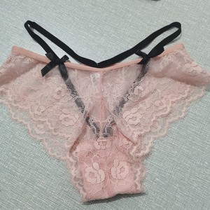 Culottes sexy en dentelle à taille basse semi-couvrantes pour jeunes filles, style européen et américain, respirantes et confortables - Product Image 1