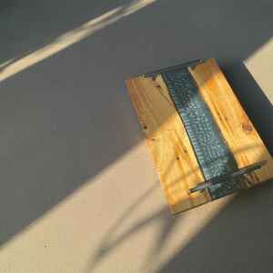 Bandejas de Servir Naturales con Resina de Colores para una Presentación de Alimentos Elegante y Decoración Artística de Cocina - Product Image 2