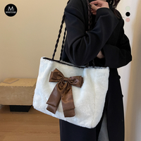 Sac fourre-tout tendance en peluche grande capacité pour femme – Fournisseur en gros