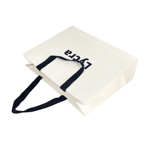 Bolsas de Regalo de Lujo Personalizadas al por Mayor, Ecológicas, Reciclables, de Cartón Color Marfil, con Laminación, Logotipo Personalizado y Cuerda de Algodón - Product Image 2