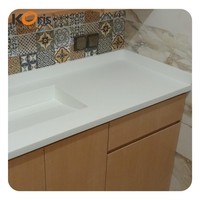 Fabricant chinois de dalles en surface solide acrylique grand format, résistantes aux rayures, pour comptoirs de salle de bain résidentiels et hôteliers