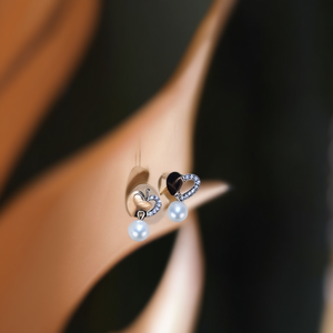 Pendientes de Moda con Perlas en Forma de Corazón, Acero Inoxidable 316L con Baño de Oro PVD - Product Image 3