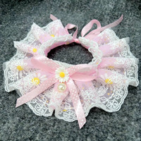 Mignon chat chien en dentelle Bandana marguerite noeud papillon bavoir écharpe avec perle accessoires pour animaux de compagnie