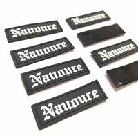 Étiquettes en silicone 2D/3D personnalisées en gros d'usine, logo de marque, étiquettes en PVC souple pour vêtements, patch en caoutchouc pour sac