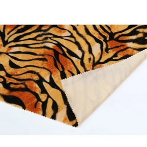 <span class=keywords><strong>Vente</strong></span> chaude Tissu <span class=keywords><strong>de</strong></span> canapé <span class=keywords><strong>en</strong></span> velours personnalisé 100% polyester tricoté à motif animal imprimé tigre pour la tapisserie <span class=keywords><strong>d</strong></span>'<span class=keywords><strong>ameublement</strong></span> - Product Image 1