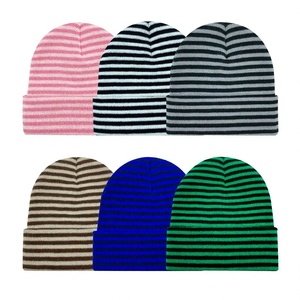 Bonnet en tricot acrylique rayé avec revers, unisexe, décontracté, pour l'hiver, le ski, les voyages et les activités de plein air - Product Image 4