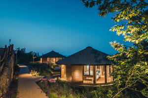Casa de árbol de madera pesada Bosque Circular Lodge Piscina al aire libre Terraza Resort Hotel <span class=keywords><strong>Chalet</strong></span> Azulejo Techo con visera Cabaña de troncos de ensueño Camping - Product Image 4