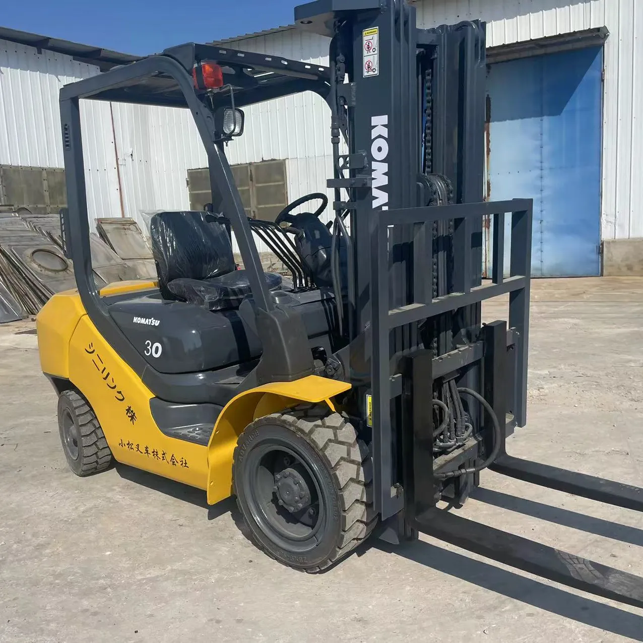 used original made in Japan Komatsu 3 ton forklift