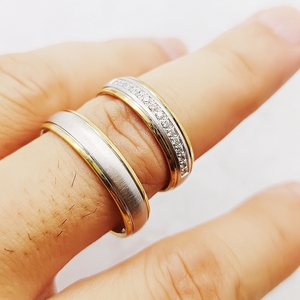 Bagues de couple personnalisées à deux tons en argent sterling 925 histoires <span class=keywords><strong>d</strong></span>'amour uniques bandes de <span class=keywords><strong>mariage</strong></span> de style moderne bijoux de mariée classiques - Product Image 5