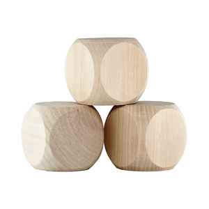 Vente en gros de <span class=keywords><strong>dés</strong></span> polyédriques D6 6 faces 16mm-30mm en bois naturel avec logo personnalisé Cube de jeu éducatif 20mm 25mm 30mm - Product Image 3