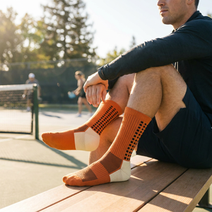 Maillot de pickleball personnalisé avec logo <span class=keywords><strong>pour</strong></span> hommes, chaussettes de sport athlétiques antidérapantes à grip renforcé et coussinets en tissu éponge - Product Image 3