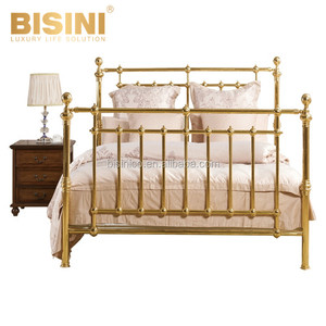 <span class=keywords><strong>Letto</strong></span> <span class=keywords><strong>Matrimoniale</strong></span> in Ottone Stile Nordico Semplice ed Elegante, Finitura <span class=keywords><strong>Oro</strong></span> Lucido, Arredamento per Camera da <span class=keywords><strong>Letto</strong></span> di Homestay - Product Image 6