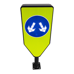 Panneau de signalisation à LED à énergie solaire de haute qualité Double flèches vers le <span class=keywords><strong>bas</strong></span> pour une sécurité routière améliorée - Product Image 5